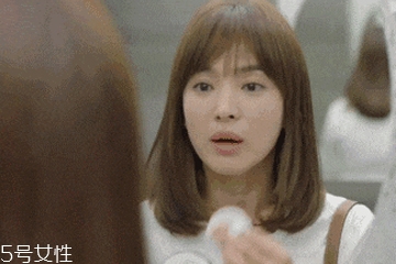 怎么補(bǔ)妝自然不卡粉 補(bǔ)妝零粉痕的2個技巧