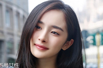 怎樣讓劉海蓬松有弧度 3個(gè)技巧分享給你 怎樣讓劉海蓬松有弧度 3個(gè)技巧分享給你