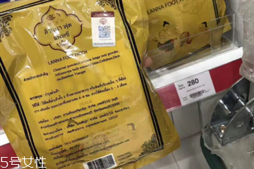 泰國(guó)蘭納足貼和皇家足貼哪個(gè)好 排毒祛濕全靠它