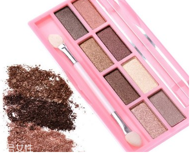 夏天怎么化妝不浮粉 這樣化妝好看又服帖 夏天怎么化妝不浮粉 這樣化妝好看又服帖