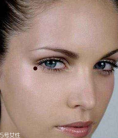 點(diǎn)痣能喝可樂(lè)嗎 這個(gè)可以喝 點(diǎn)痣能喝可樂(lè)嗎 這個(gè)可以喝