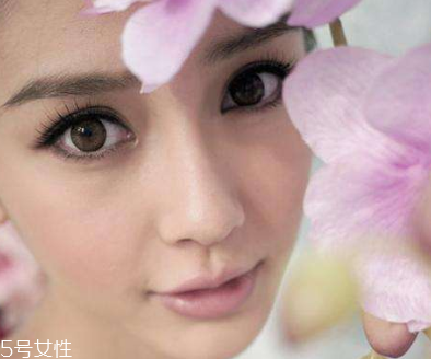 美瞳月拋和年拋有什么區(qū)別 月拋材質(zhì)相對(duì)較差 美瞳月拋和年拋有什么區(qū)別 月拋材質(zhì)相對(duì)較差