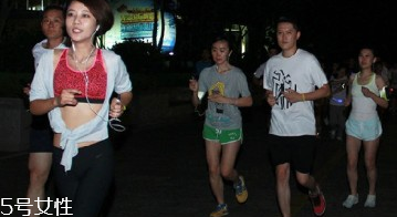 夜跑完吃什么比較好 夜跑的注意事項(xiàng) 夜跑完吃什么比較好 夜跑的注意事項(xiàng)