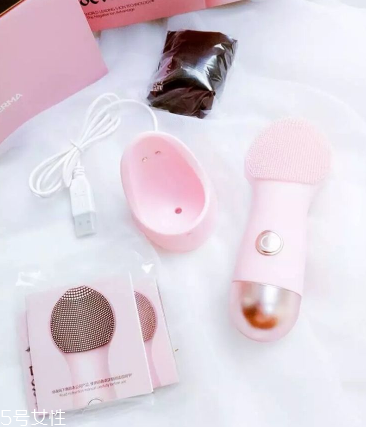 luna潔面儀和悅詩風(fēng)吟潔面儀哪個好 四款潔面儀測評