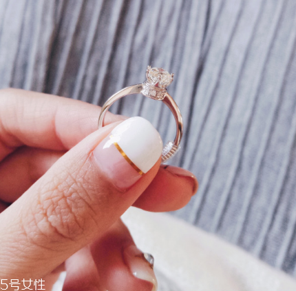 周生生伯爵皇冠多少錢 彰顯女王氣場 周生生伯爵皇冠多少錢 彰顯女王氣場