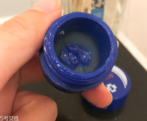 潤唇膏怎么挑選 根據(jù)唇部問題挑選指南 潤唇膏怎么挑選 根據(jù)唇部問題挑選指南