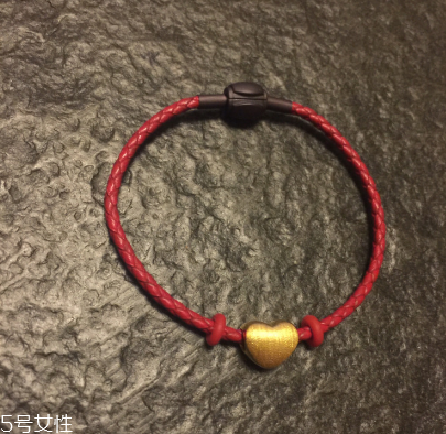 轉(zhuǎn)運珠戴左手還是右手 要注意這些講究 轉(zhuǎn)運珠戴左手還是右手 要注意這些講究