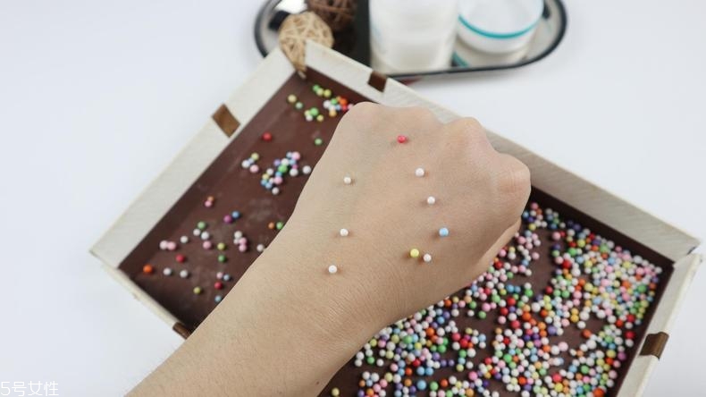 珂潤(rùn)面霜和hfp面霜哪個(gè)好 2款同價(jià)面霜大pk 珂潤(rùn)面霜和hfp面霜哪個(gè)好 2款同價(jià)面霜大pk