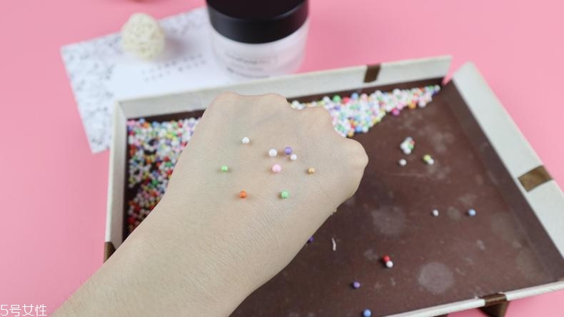 珂潤(rùn)面霜和hfp面霜哪個(gè)好 2款同價(jià)面霜大pk 珂潤(rùn)面霜和hfp面霜哪個(gè)好 2款同價(jià)面霜大pk