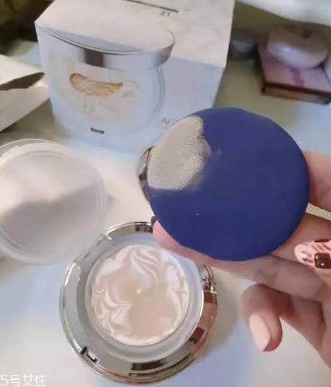 愛(ài)敬氣墊哪個(gè)色號(hào)最白 韓國(guó)幾乎人手一只的氣墊 愛(ài)敬氣墊哪個(gè)色號(hào)最白 韓國(guó)幾乎人手一只的氣墊