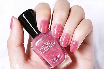 變色指甲油哪個牌子好 一秒變色趣味無窮 變色指甲油哪個牌子好 一秒變色趣味無窮