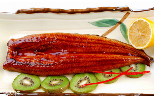 鰻魚(yú)為什么那么貴 因?yàn)闋I(yíng)養(yǎng)價(jià)值高