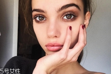 剛學化妝要買哪些東西 這些都用得上 剛學化妝要買哪些東西 這些都用得上