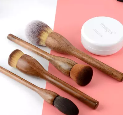 剛學化妝要買哪些東西 這些都用得上 剛學化妝要買哪些東西 這些都用得上