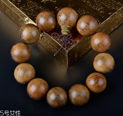 雞翅木手串怎么盤 這樣盤光澤度最好 雞翅木手串怎么盤 這樣盤光澤度最好