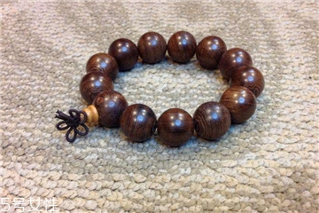 雞翅木手串怎么盤 這樣盤光澤度最好 雞翅木手串怎么盤 這樣盤光澤度最好