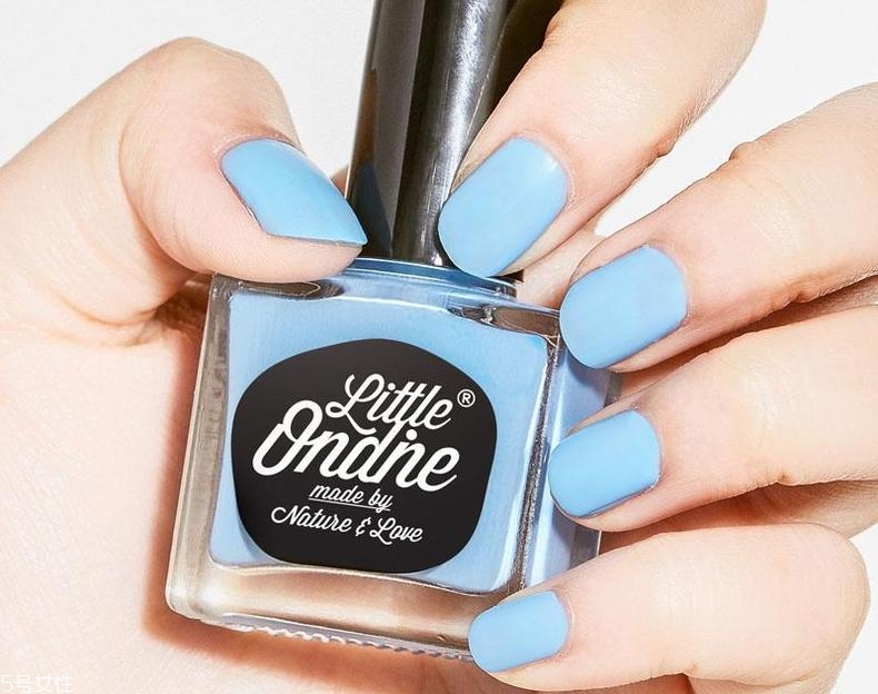 變色指甲油哪個牌子好 一秒變色趣味無窮 變色指甲油哪個牌子好 一秒變色趣味無窮