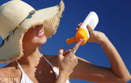 夏天怎么不被曬黑 堅(jiān)持這4點(diǎn)就夠了 夏天怎么不被曬黑 堅(jiān)持這4點(diǎn)就夠了