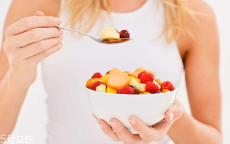 夏天怎么不被曬黑 堅(jiān)持這4點(diǎn)就夠了 夏天怎么不被曬黑 堅(jiān)持這4點(diǎn)就夠了