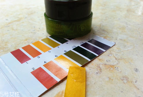 悅詩風吟面霜怎么樣 平價中的戰(zhàn)斗機