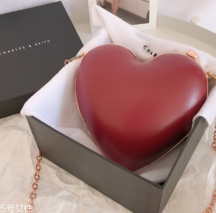 小ck愛(ài)心包尺寸 出乎意料的迷你款 小ck愛(ài)心包尺寸 出乎意料的迷你款