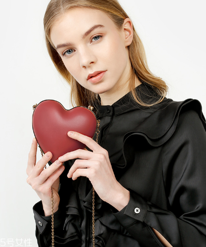 小ck愛(ài)心包尺寸 出乎意料的迷你款 小ck愛(ài)心包尺寸 出乎意料的迷你款