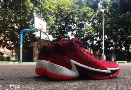 李寧空襲4測(cè)評(píng) 國(guó)產(chǎn)籃球鞋的經(jīng)典