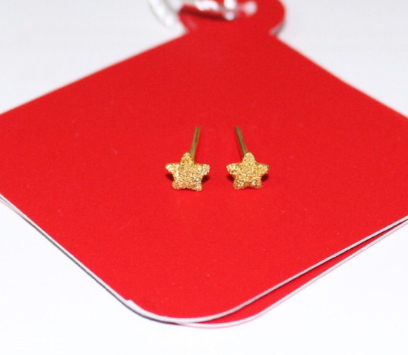 黃金耳釘怎么清洗 這樣才能更閃亮 黃金耳釘怎么清洗 這樣才能更閃亮