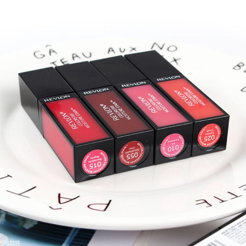 素顏涂口紅會不會怪？2022素顏最適合的口紅