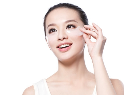 眼膜應該什么時候用 敷眼膜見效的4個最佳時機