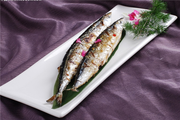 秋刀魚內(nèi)臟可以吃嗎 秋刀魚怎么腌好吃