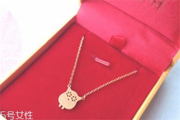 彩金項鏈好還是黃金好 兩者優(yōu)勢不同 彩金項鏈好還是黃金好 兩者優(yōu)勢不同