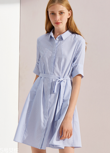 藍(lán)白條紋怎么搭配 夏日小清新范兒 藍(lán)白條紋怎么搭配 夏日小清新范兒
