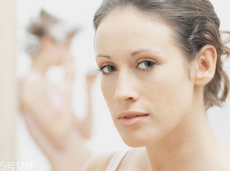 25歲以后用什么護(hù)膚品好 25歲以后的女人這樣保養(yǎng)皮膚 25歲以后用什么護(hù)膚品好 25歲以后的女人這樣保養(yǎng)皮膚
