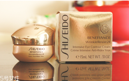 女人25歲后要用抗皺的護膚品嗎 25歲后如何抗衰老 女人25歲后要用抗皺的護膚品嗎 25歲后如何抗衰老