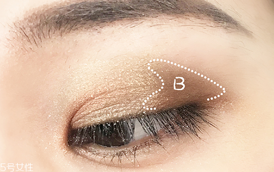 粉色眼影配什么口紅好看 超級(jí)吸睛的活力少女