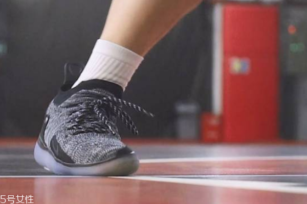 nike kd 11測評 杜蘭特11代實戰(zhàn)表現