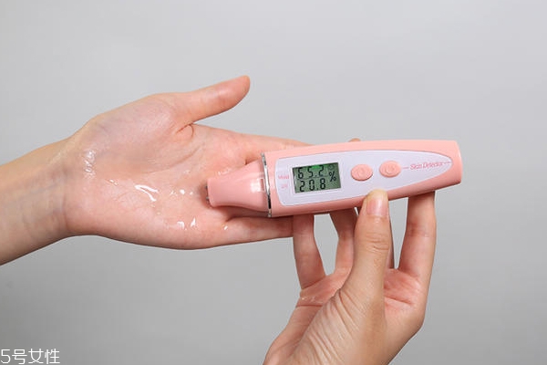 春紀(jì)楊梅系列適合年齡 吳謹(jǐn)言同款補(bǔ)水套裝 春紀(jì)楊梅系列適合年齡 吳謹(jǐn)言同款補(bǔ)水套裝