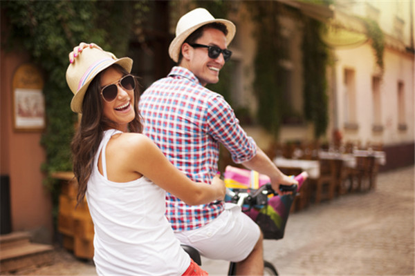 一起旅行就能分辨將來會(huì)成為好丈夫的7個(gè)特征