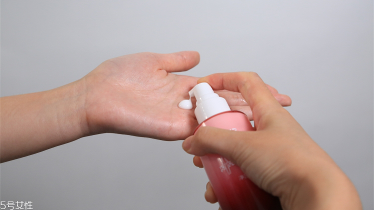 春紀(jì)楊梅系列適合年齡 吳謹(jǐn)言同款補(bǔ)水套裝 春紀(jì)楊梅系列適合年齡 吳謹(jǐn)言同款補(bǔ)水套裝