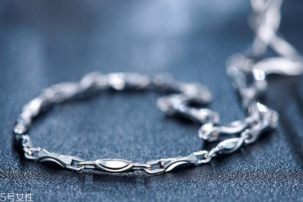 鉑金項(xiàng)鏈可以加長嗎 找正規(guī)專柜