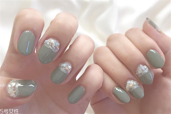 甲油膠有裂紋是什么原因 甲油膠有裂紋這樣解決 甲油膠有裂紋是什么原因 甲油膠有裂紋這樣解決