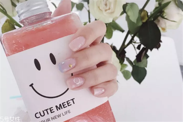美甲怎么包邊才不會(huì)掉 加固膠的注意事項(xiàng) 美甲怎么包邊才不會(huì)掉 加固膠的注意事項(xiàng)