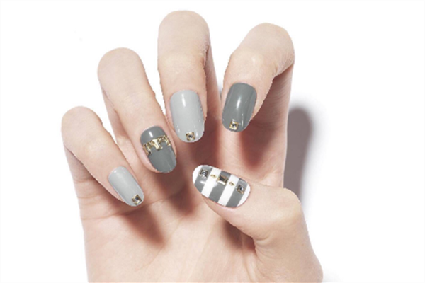 加固膠的作用 指甲保養(yǎng)技巧 加固膠的作用 指甲保養(yǎng)技巧