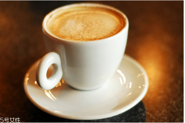 冬季喝幾杯熱咖啡對(duì)身體有好處？