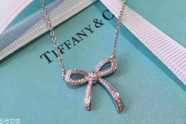 鉑金項鏈長度怎么選擇 根據(jù)身高和臉型 鉑金項鏈長度怎么選擇 根據(jù)身高和臉型