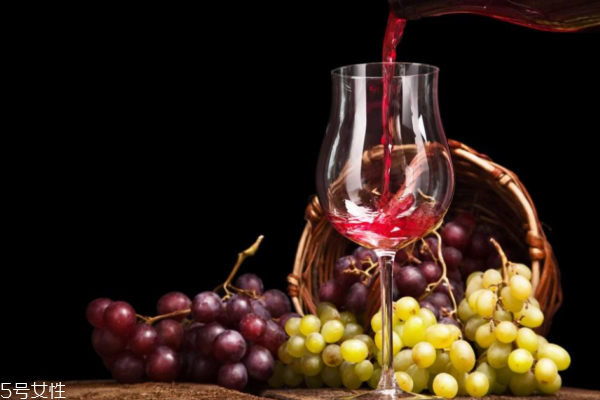 紅酒年份越久越好嗎 葡萄品質(zhì)才決定口感 紅酒年份越久越好嗎 葡萄品質(zhì)才決定口感