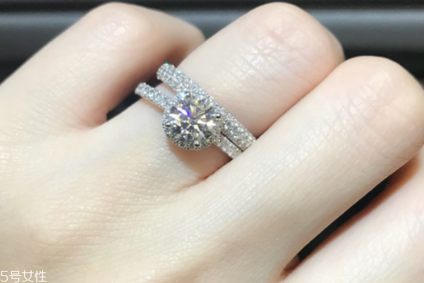 周生生鉆戒可以換款嗎 看購(gòu)買時(shí)間