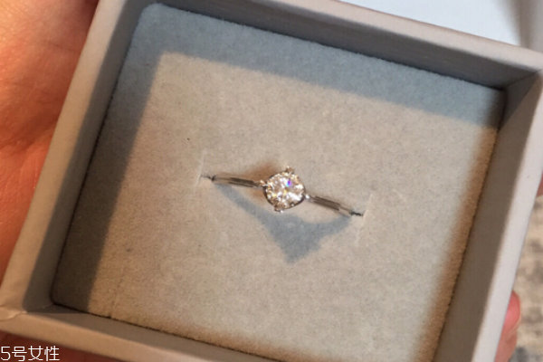 周生生鉆戒可以換款嗎 看購(gòu)買時(shí)間