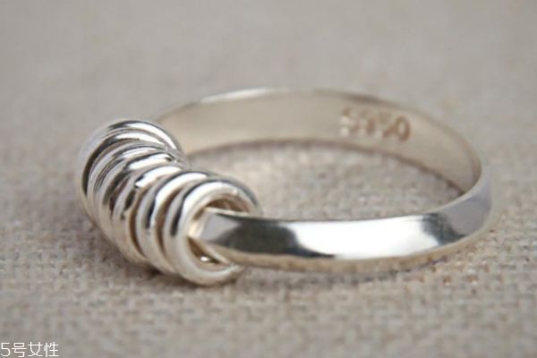 925銀戒指會變色嗎 氧化是正?，F(xiàn)象